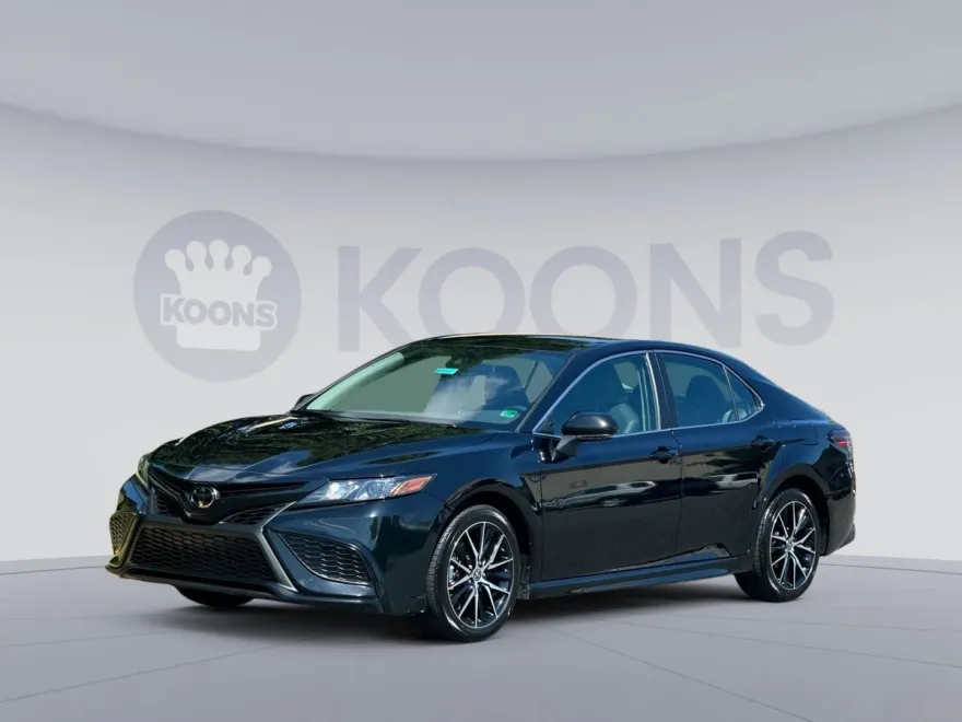 2024 Toyota Camry SE photo 1