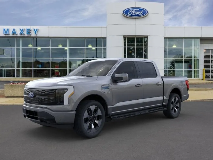 2025 Ford F-150 Lightning Platinum photo 1