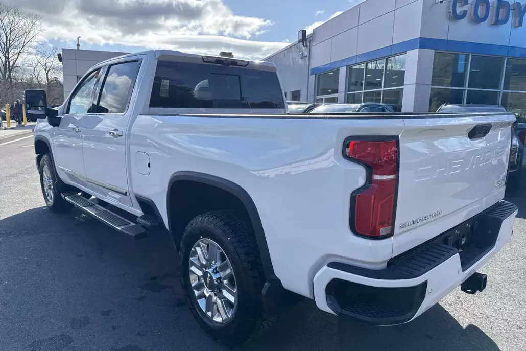 2025 Chevrolet Silverado 2500HD High Country photo 1
