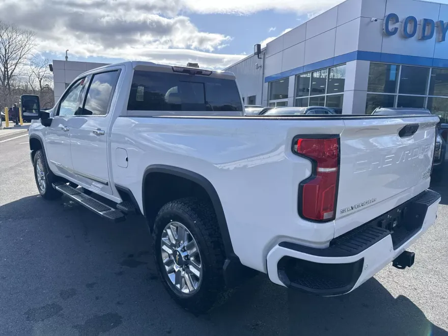 2025 Chevrolet Silverado 2500HD High Country photo 1