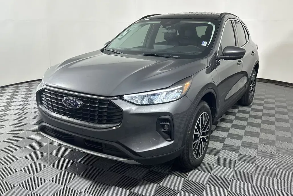 2025 Ford Escape Plug-In Hybrid photo 1