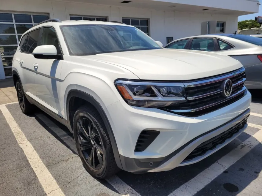 2022 Volkswagen Atlas SE Technology photo 1