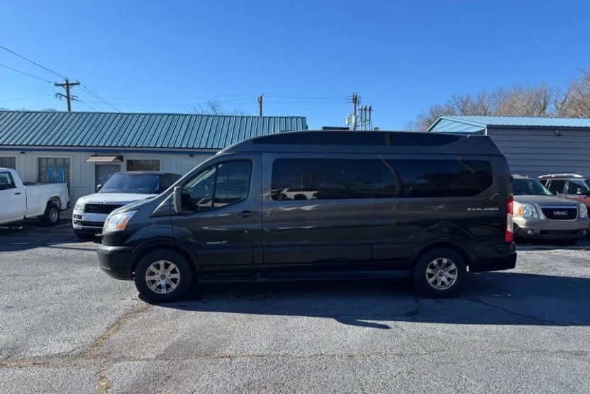 2017 Ford Transit photo 1