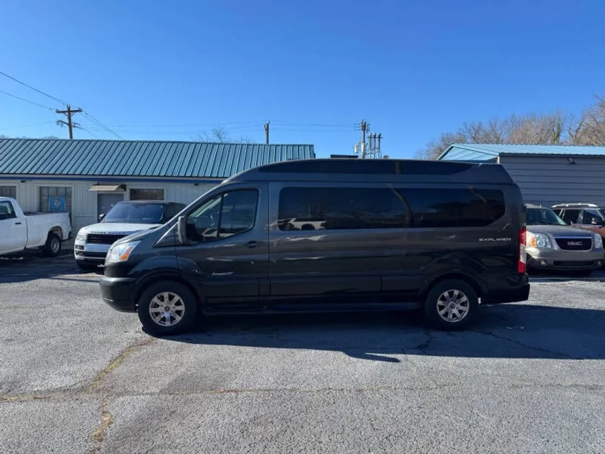 2017 Ford Transit photo 1