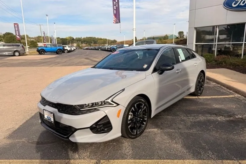 2024 Kia K5 GT-Line photo 1