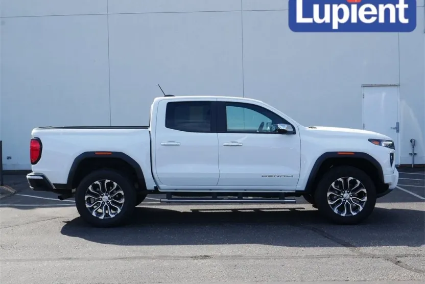 2024 Gmc Canyon Denali photo 1