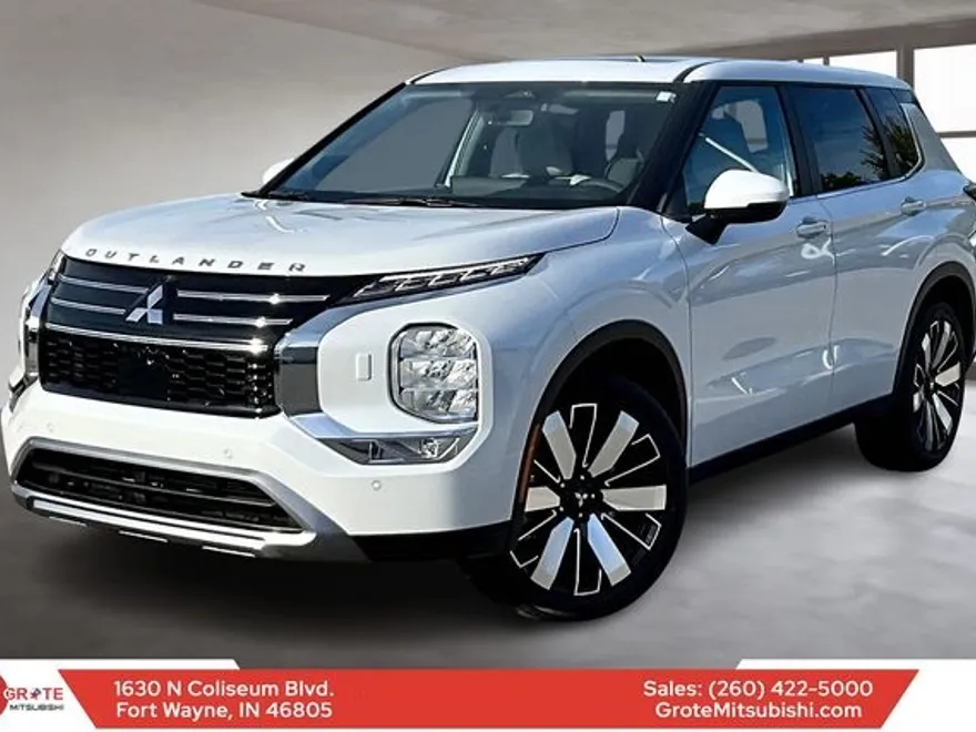 2025 Mitsubishi Outlander SE photo 1