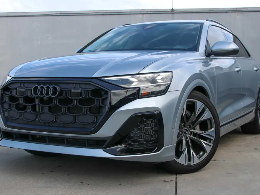 2024 Audi Q8 55 Prestige photo 1