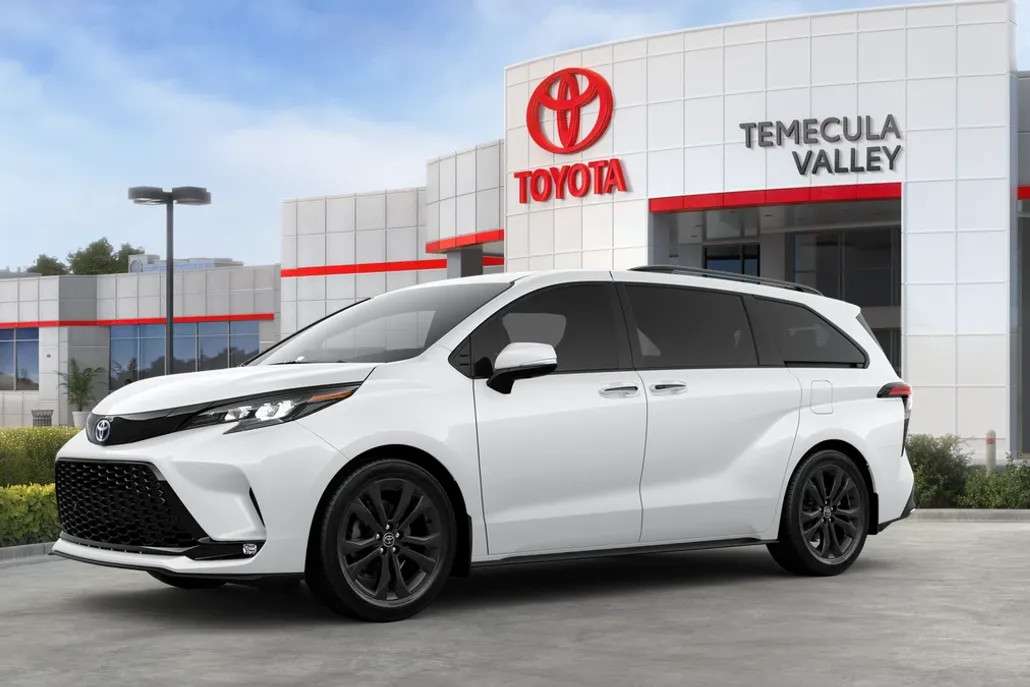 2025 Toyota Sienna XSE photo 1