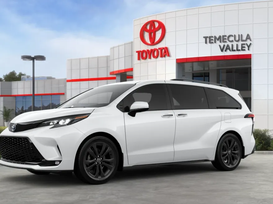 2025 Toyota Sienna XSE photo 1
