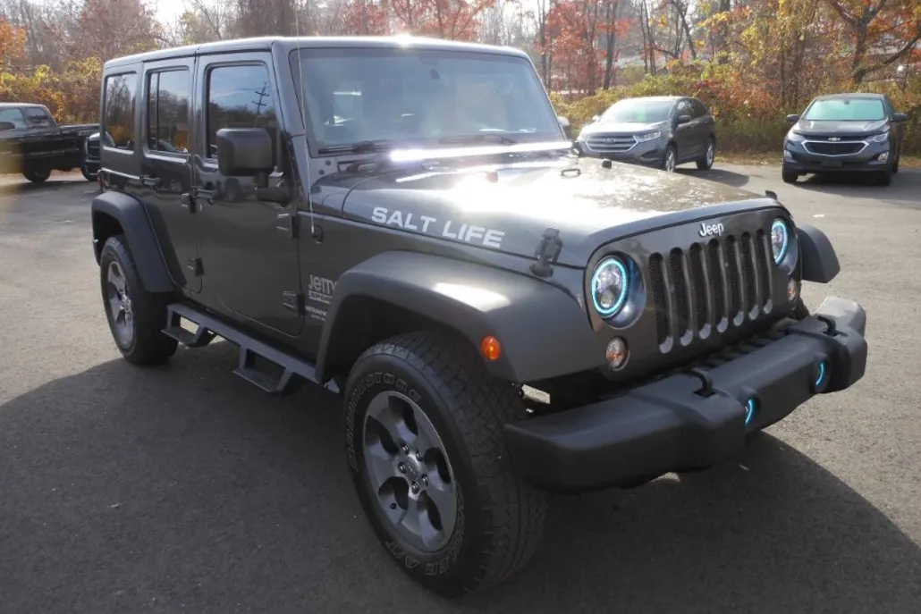 2017 Jeep Wrangler Unlimited Sport photo 1