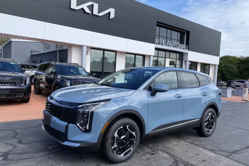 2026 Kia Sportage Hybrid S photo 1