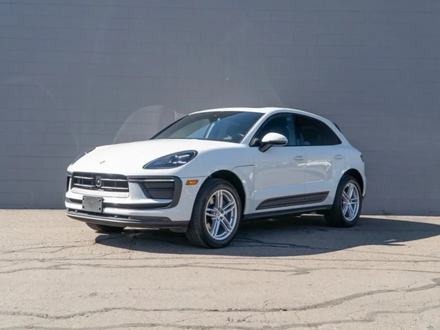 2025 Porsche Macan Base photo 1
