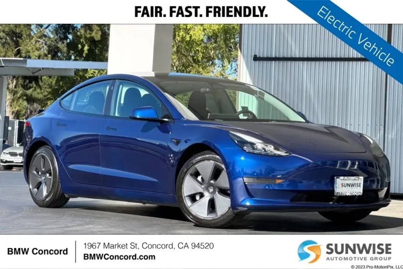 2021 Tesla Model 3 Standard Range Plus photo 1