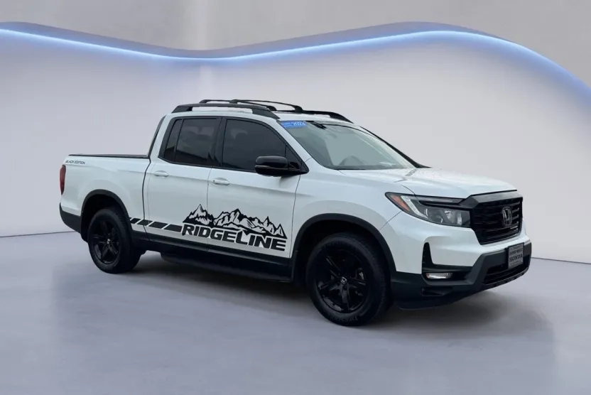 2023 Honda Ridgeline Black Edition photo 1