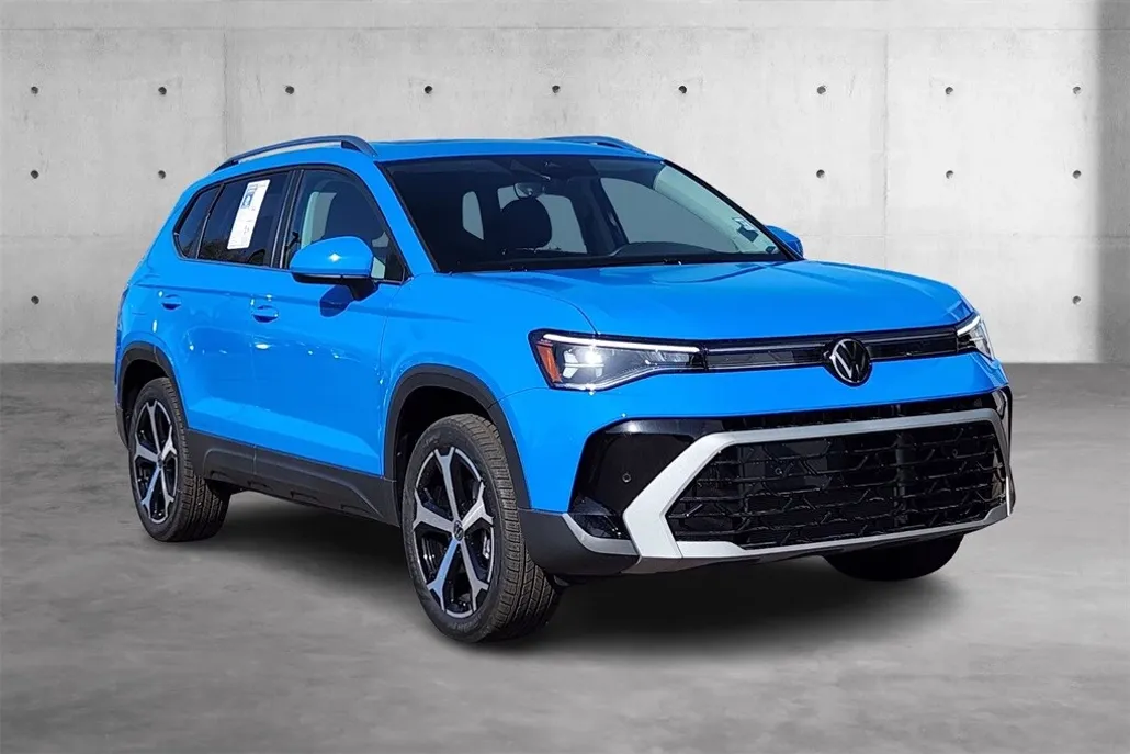 2025 Volkswagen Taos SEL photo 1