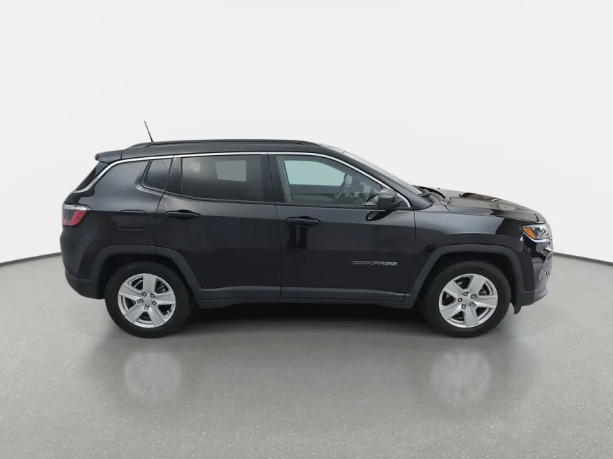 2022 Jeep Compass Latitude photo 1