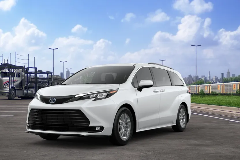 2025 Toyota Sienna XLE photo 1
