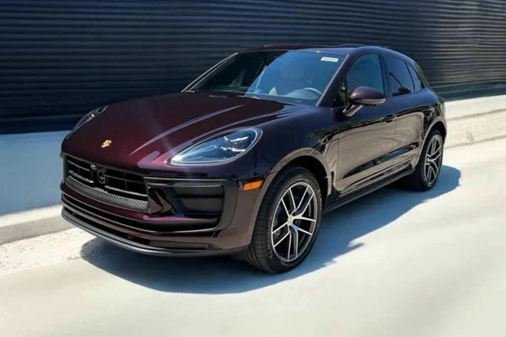 2026 Porsche Macan T photo 1