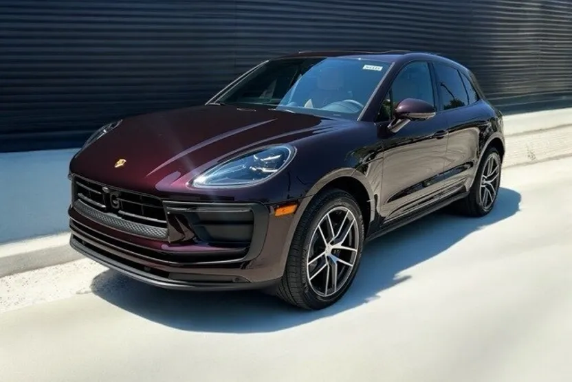 2026 Porsche Macan T photo 1