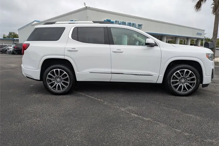 2022 Gmc Acadia Denali photo 1