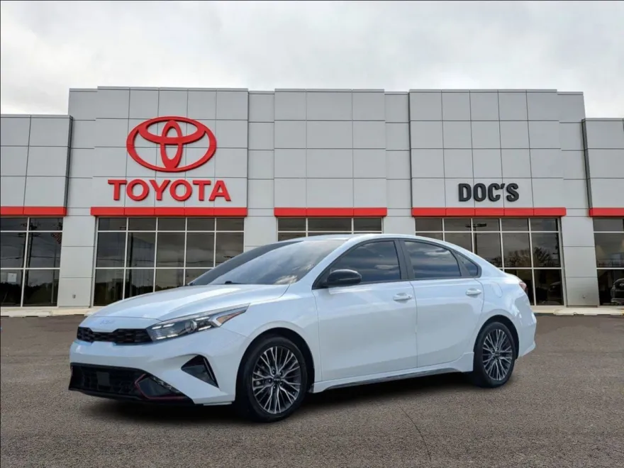 2023 Kia Forte GT-Line photo 1