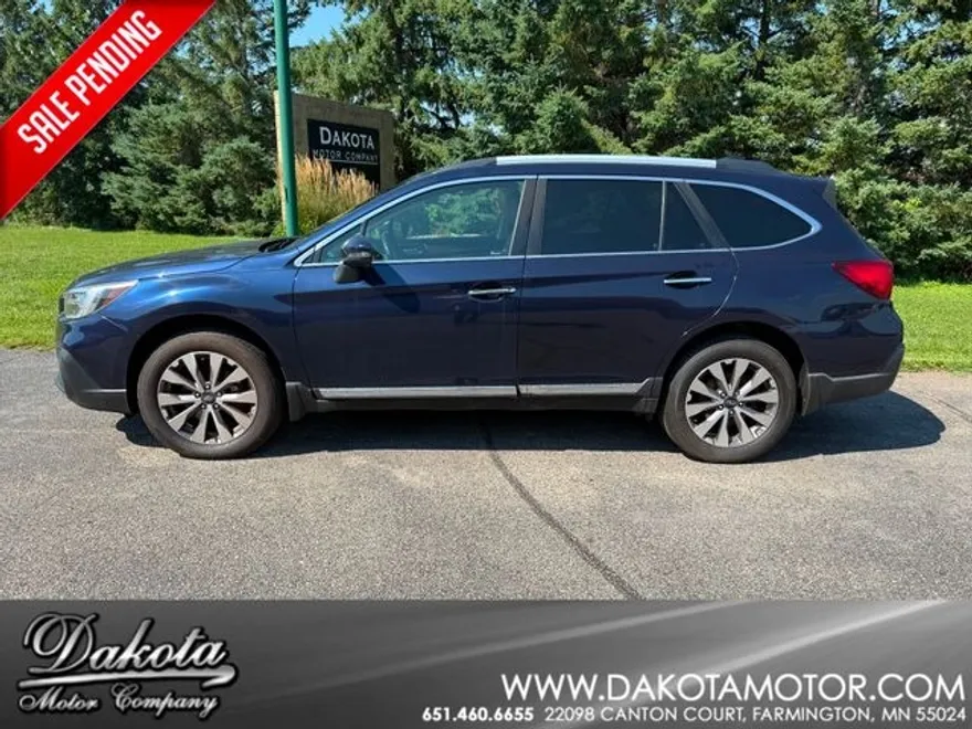 2018 Subaru Outback 3.6R Touring photo 1