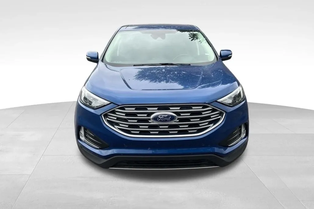 2022 Ford Edge Titanium photo 1