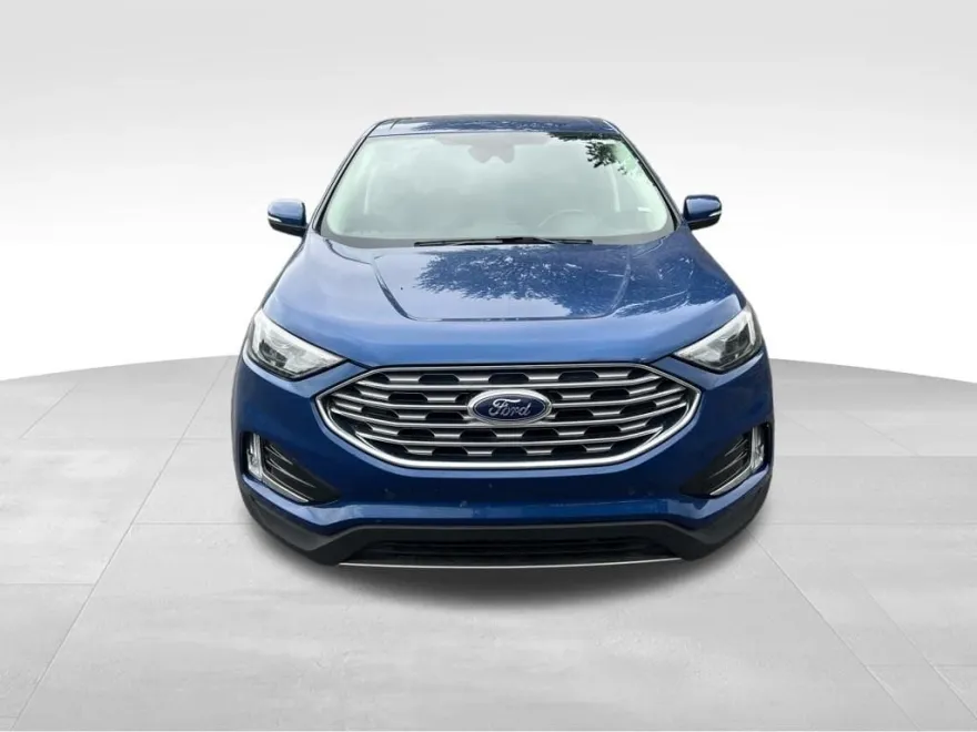 2022 Ford Edge Titanium photo 1
