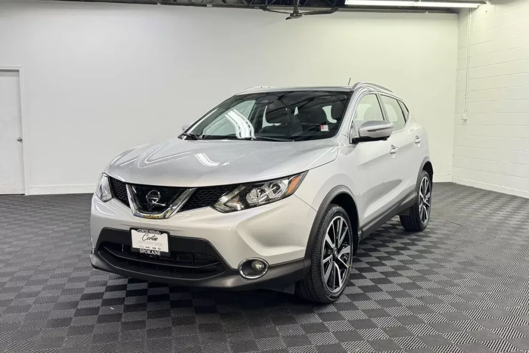 2017 Nissan Rogue Sport SL photo 1