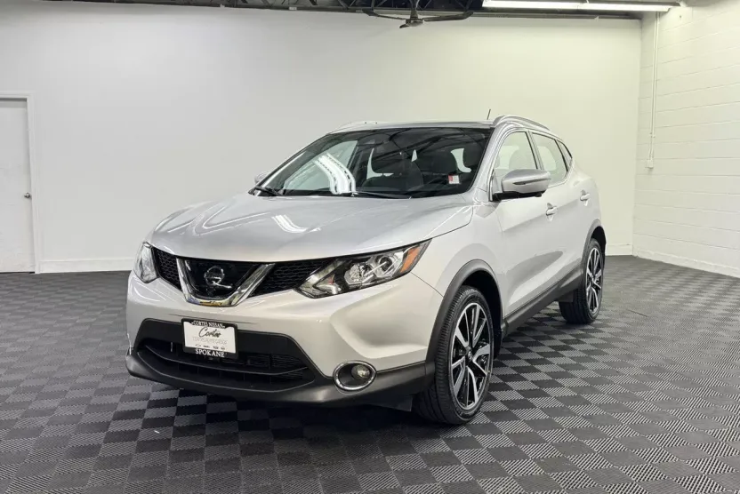 2017 Nissan Rogue Sport SL photo 1