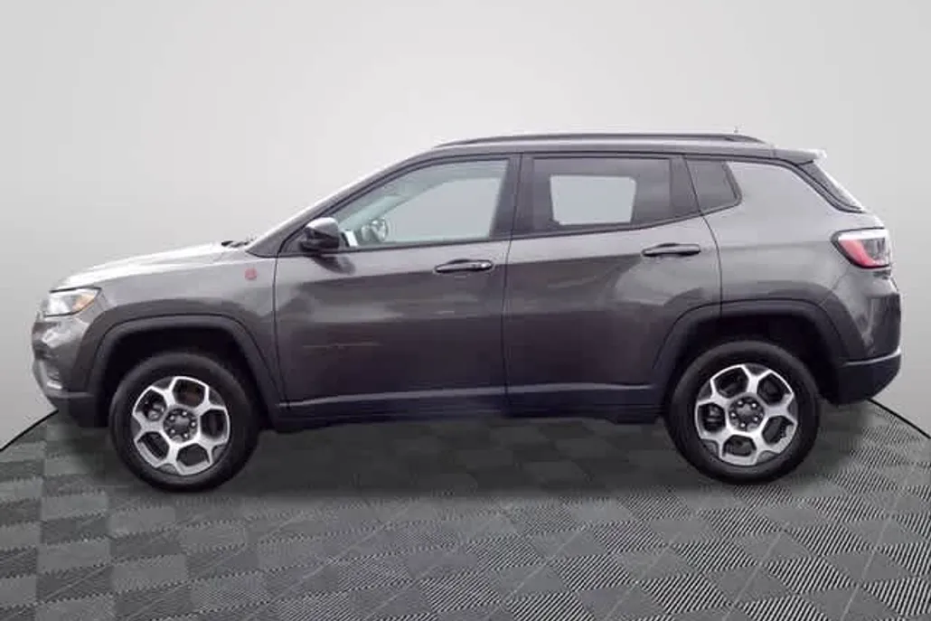 2022 Jeep Compass Trailhawk photo 1