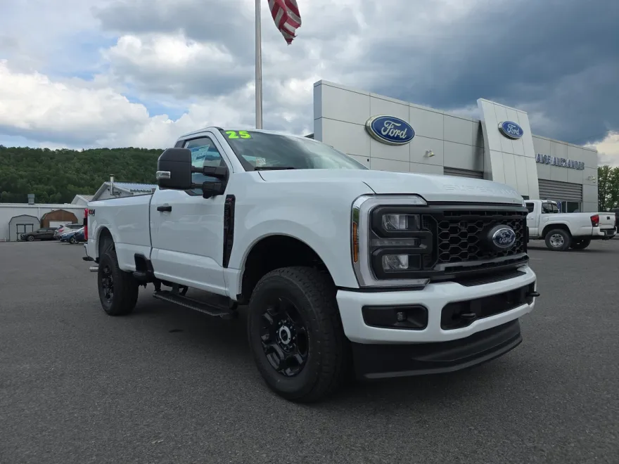2025 Ford F-350 XL photo 1