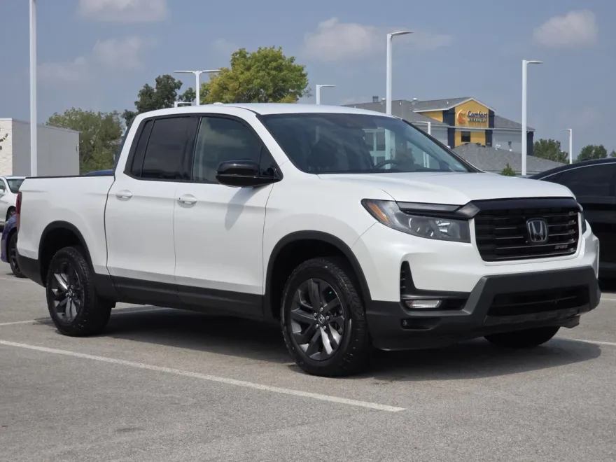2023 Honda Ridgeline Sport photo 1
