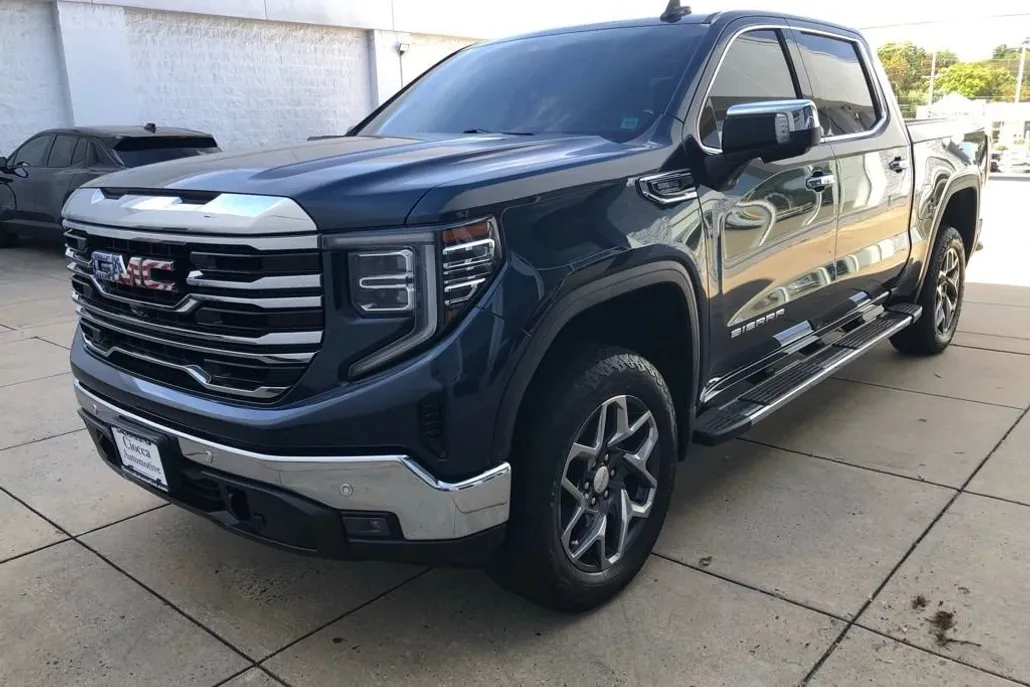2022 Gmc Sierra 1500 SLT photo 1