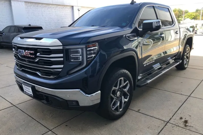 2022 Gmc Sierra 1500 SLT photo 1