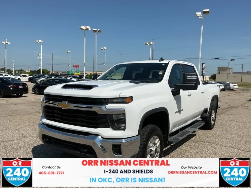2024 Chevrolet Silverado 2500HD LT photo 1