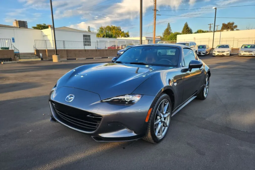 2017 Mazda MX-5 Miata Miata RF photo 1