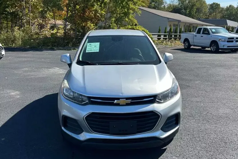 2018 Chevrolet Trax LS photo 1
