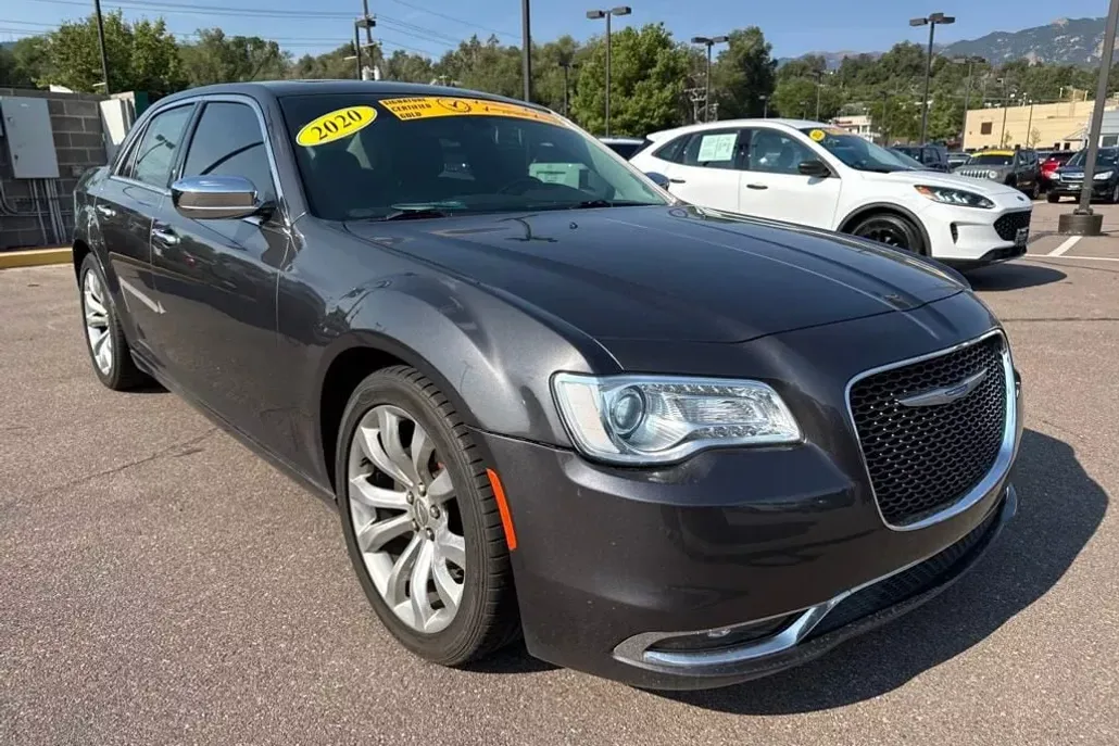 2020 Chrysler 300 Limited photo 1