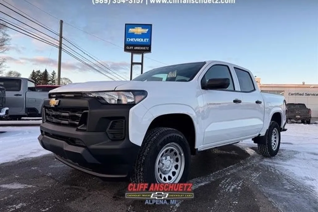 2024 Chevrolet Colorado photo 1