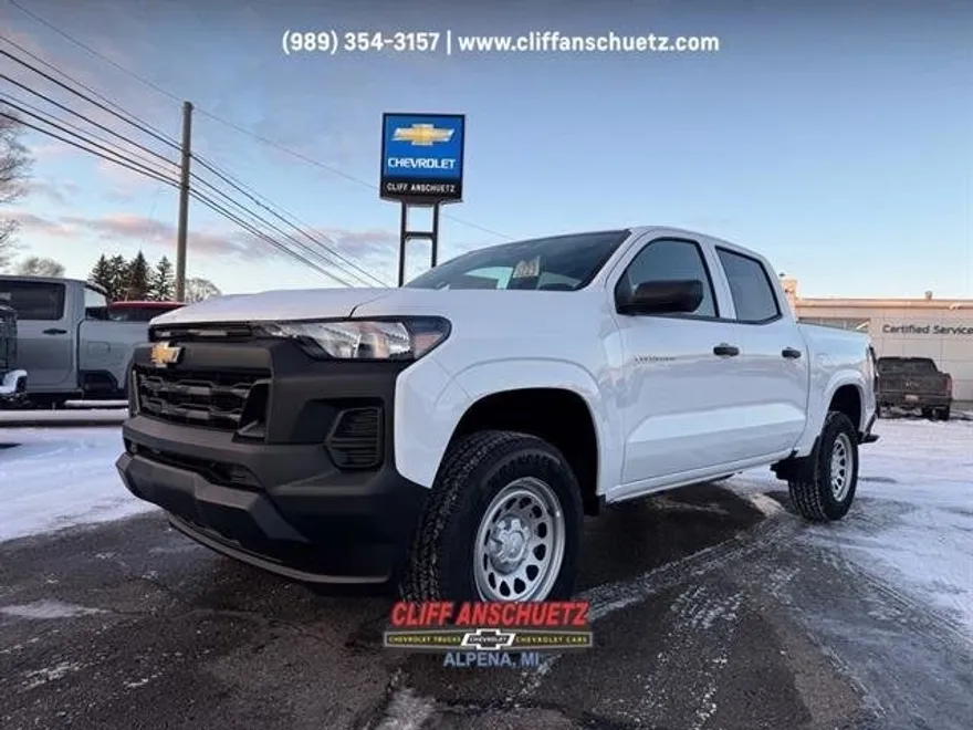 2024 Chevrolet Colorado photo 1