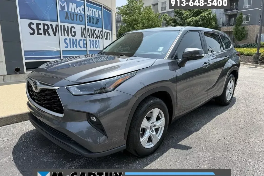 2023 Toyota Highlander L photo 1