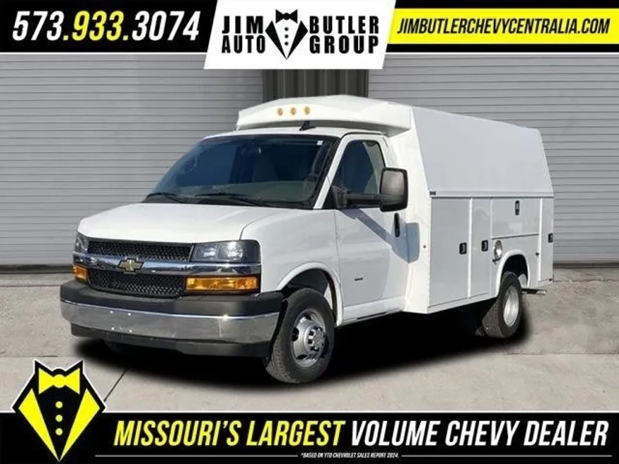 2024 Chevrolet Express Cutaway 3500 photo 1
