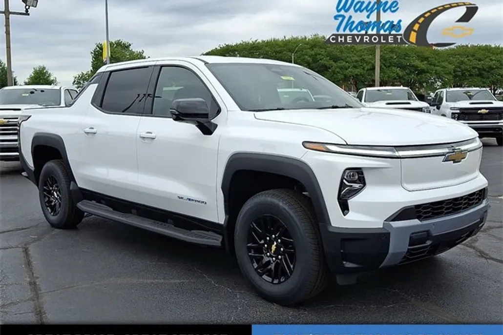 2025 Chevrolet Silverado EV LT photo 1