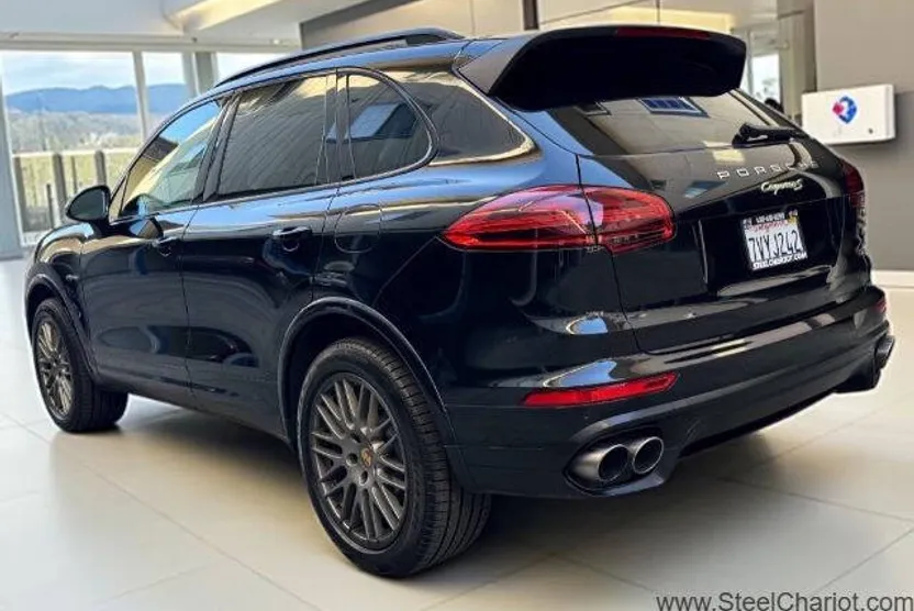 2017 Porsche Cayenne S E-Hybrid Platinum Edition photo 1