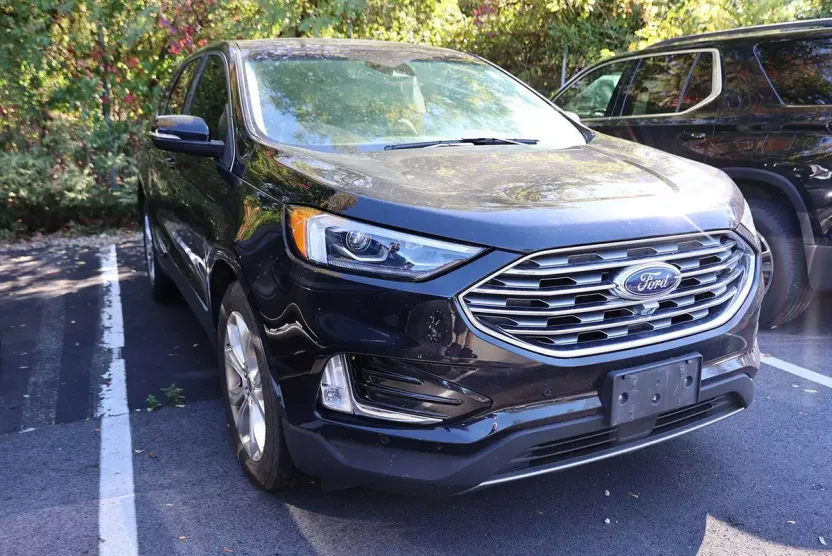 2020 Ford Edge Titanium photo 1