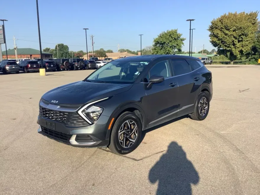 2023 Kia Sportage LX photo 1
