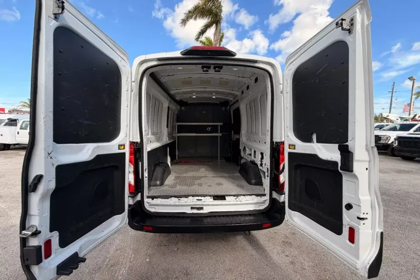 2019 Ford Transit Van photo 1