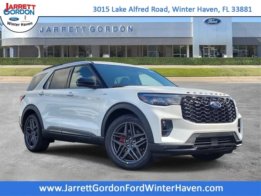 2025 Ford Explorer ST-Line photo 1